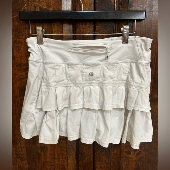 Lululemon white tiered tennis skirt - Picture 7 of 7